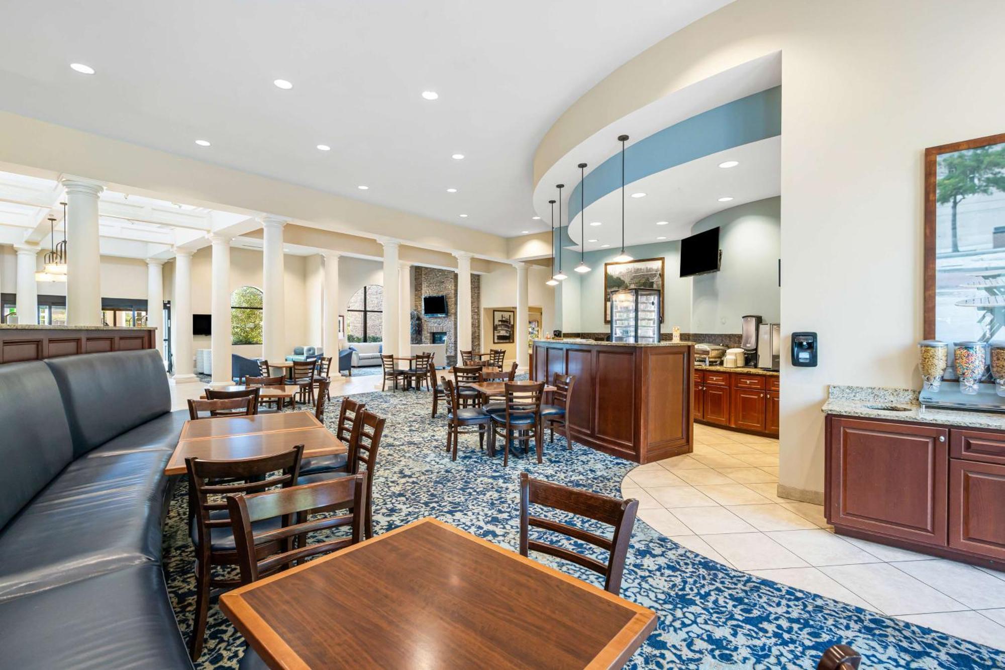 Best Western Plus Westgate Inn And Suites Leland Exterior foto
